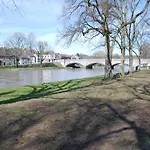 Сasa de vacaciones Spacious Place In